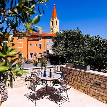 Apartment Dreamer's House With A Swimming Pool In Istria