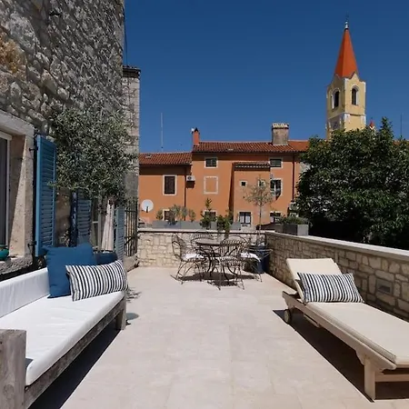 Apartment Dreamer's House With A Swimming Pool In Istria
